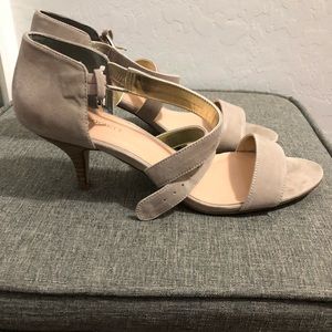 Sole society taupe suede kitten heel